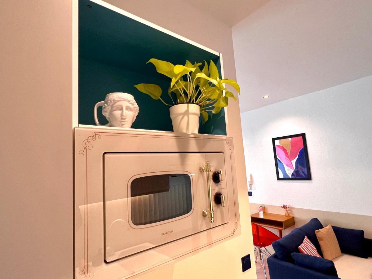 Roma Reva: Design Et Home Cinema Ним Екстериор снимка